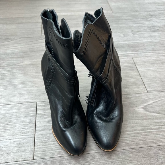Coach Jessie Silky Black Nappa Heeled Booties Tassel Size 7 - Picture 3 of 9